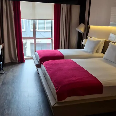 מלון Favori Nisantasi 3*