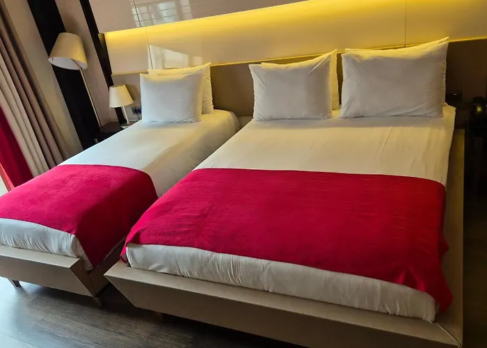 Favori Nisantasi מלון 3*